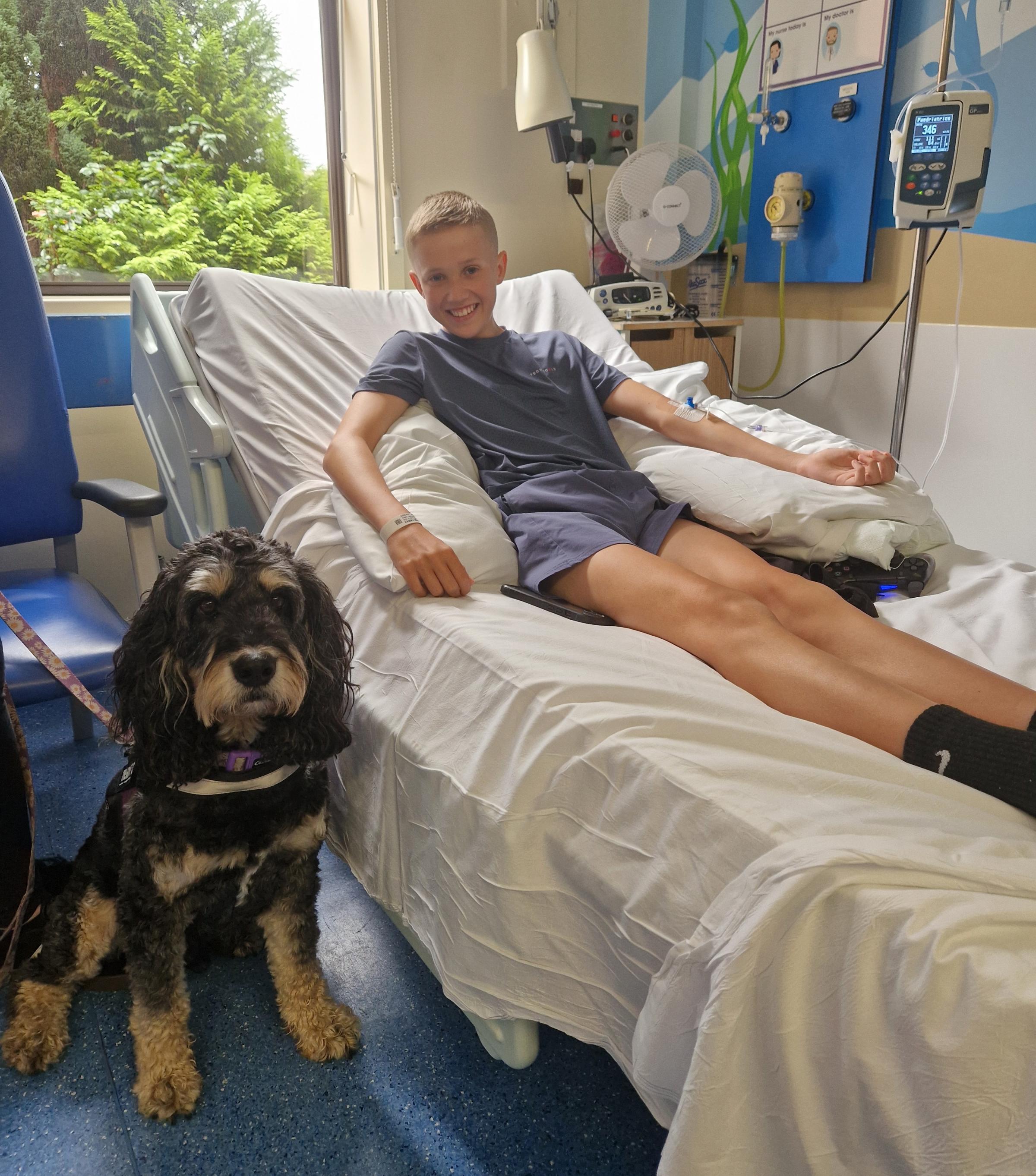 Otis visiting 16-year-old Alfie Ashcroft at Warrington Hospital